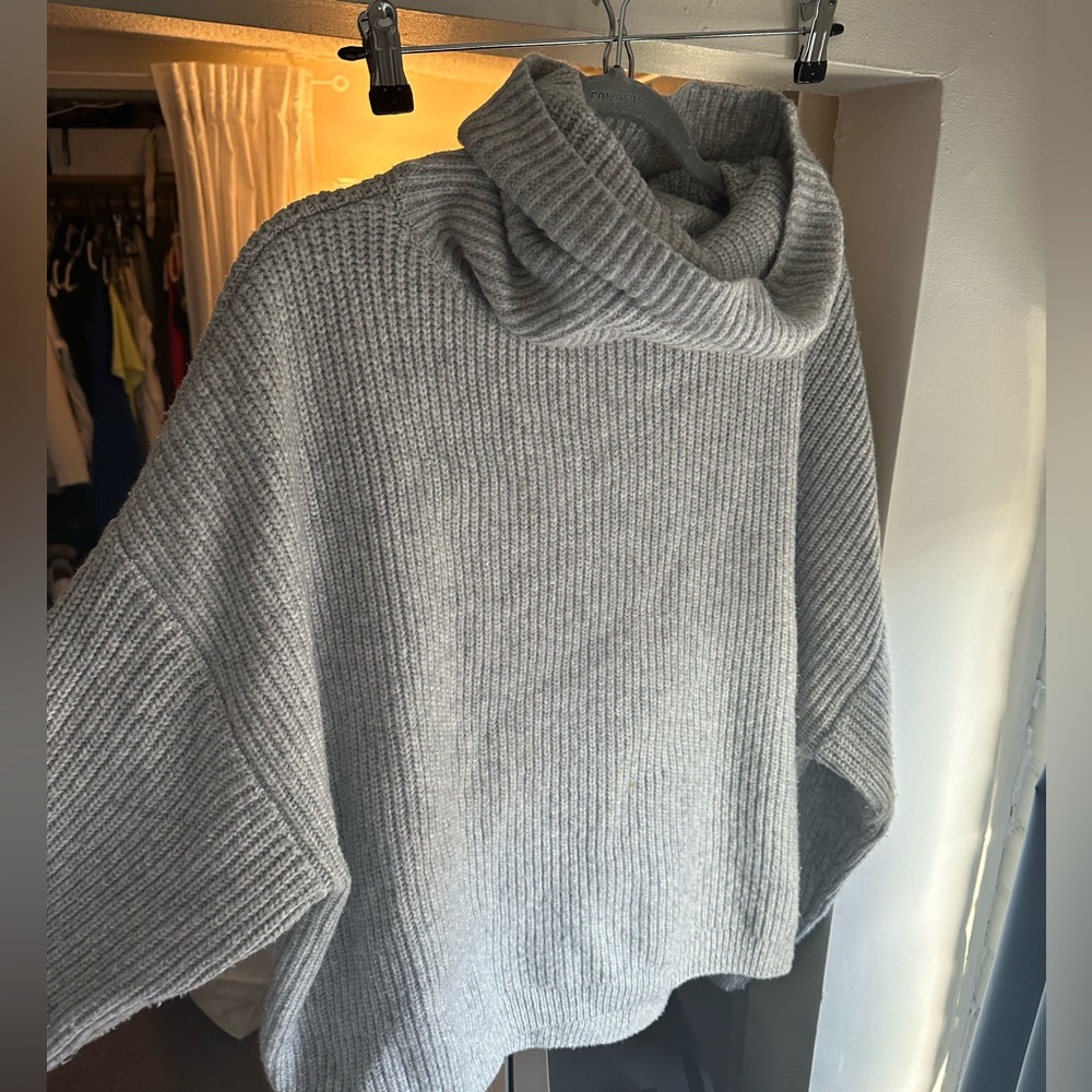 Turtle neck, Grey sweater, worn once